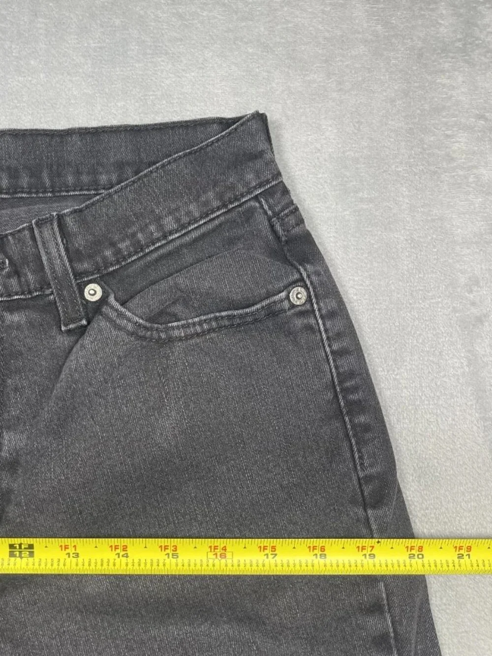 Vintage Levi’s 541 Black Denim Jeans 30x34 Athletic Tapered Men’s Faded 90s Y2K